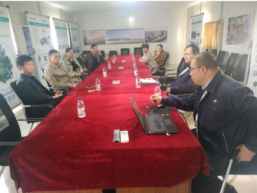 河北省重點辦李主任、市發(fā)改委重點辦張魁主任等領(lǐng)導(dǎo)到訪精工綠筑項目部(圖1)